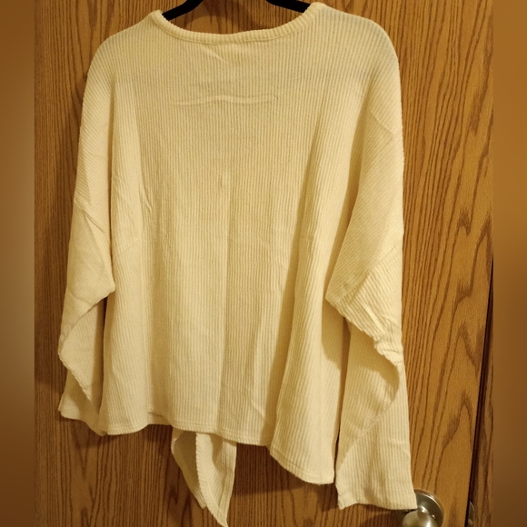 H&M new Cream top with tie tags in front, size XL - Picture 3 of 3